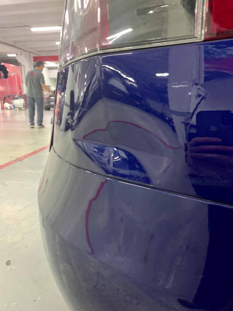 Reparação ilharga direita Tesla model S